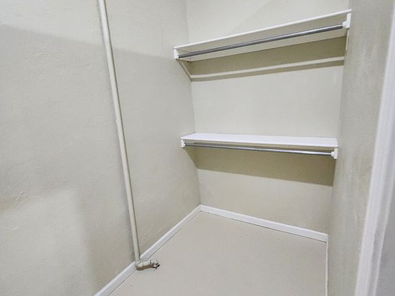 4th image of 208 E Main St #3