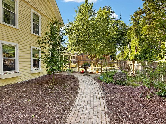 4th image of 17 Forest Road