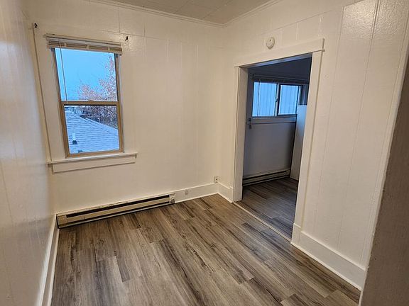 3rd image of 403 1st St W #6