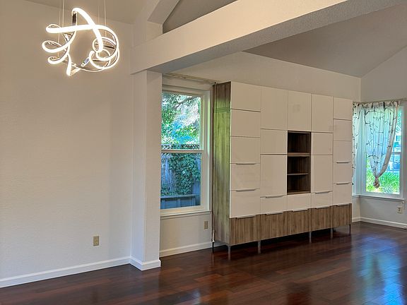 5th image of 226 Gregory Ln