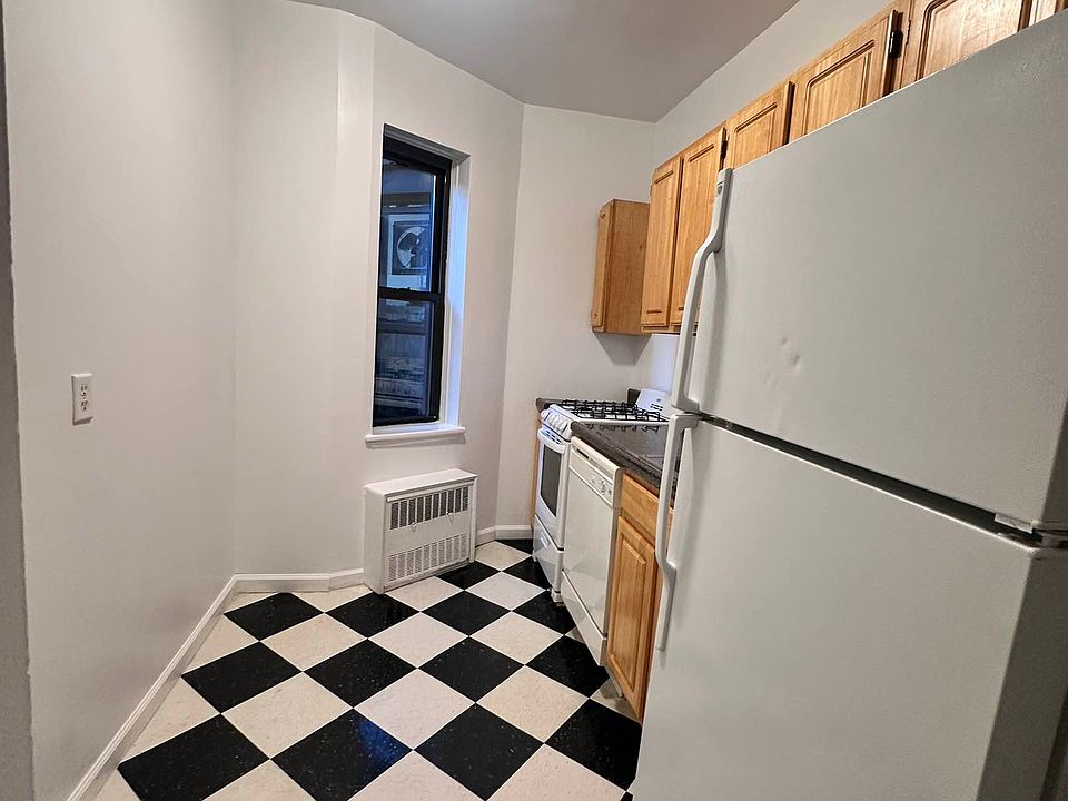 1st image of 216 6th Ave APT 4D