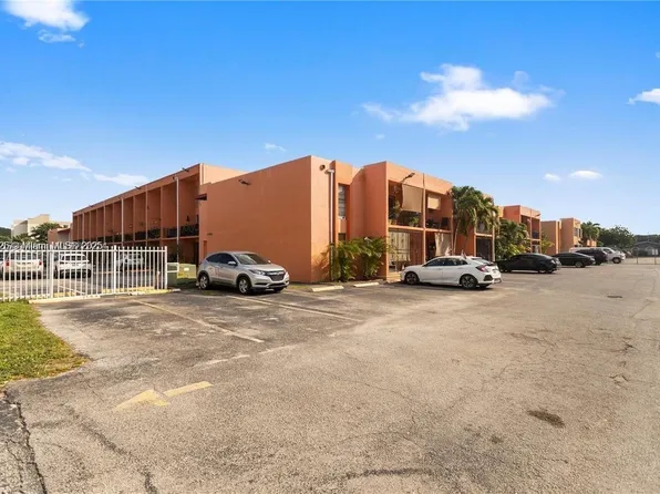 1300 W 47th Pl APT 217B, Hialeah, FL 33012