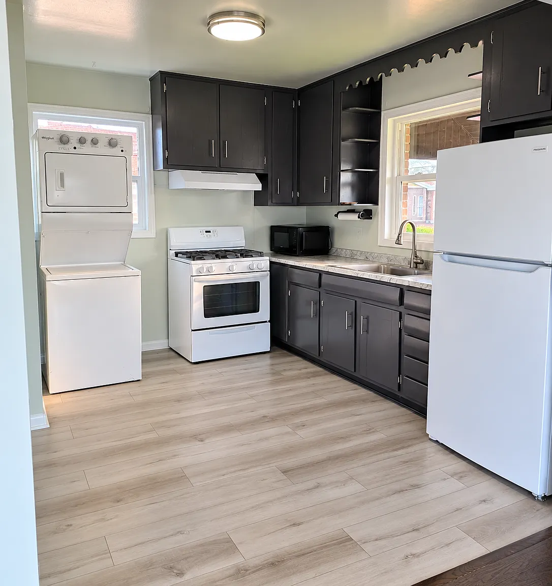 2 bed, $1,800 — Photo 1