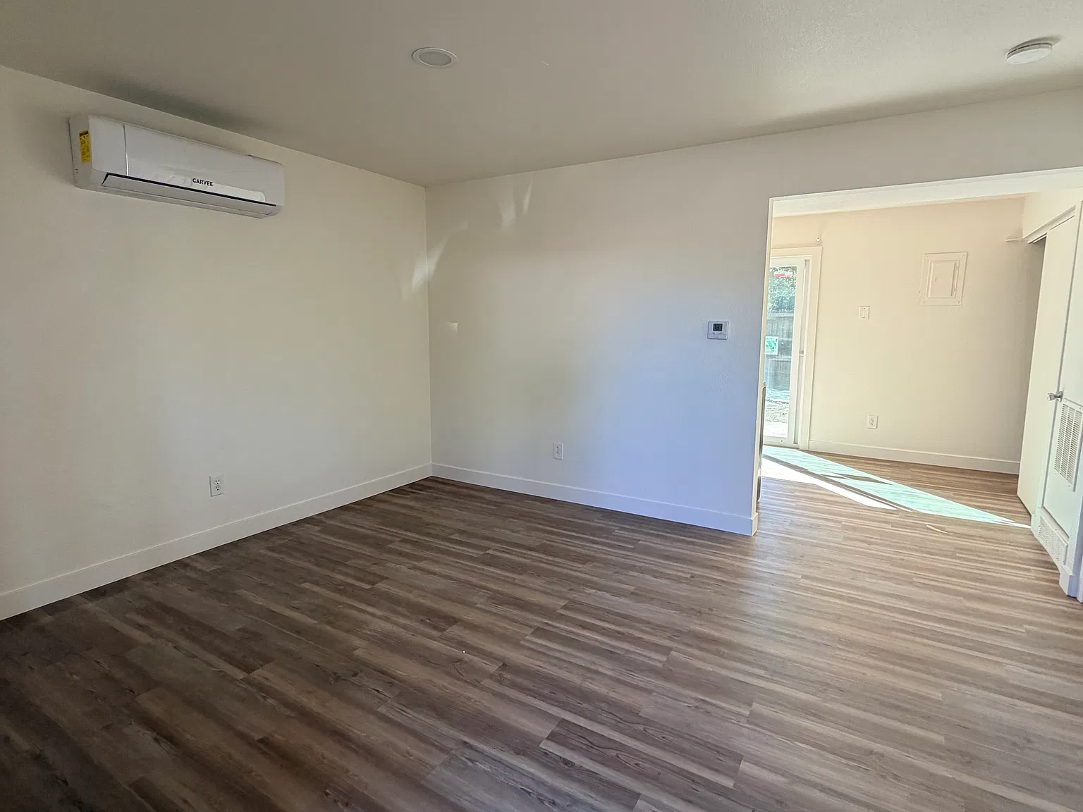 2 bed, 800 sqft, $1,900 — Photo 3