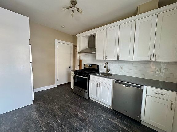 3rd image of 229 N Fulton Ave