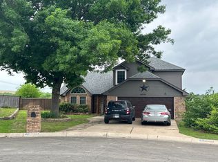 10224 Little Fox Ct, Fort Worth, TX 76108