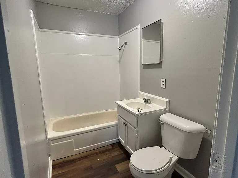 901 E 29th Ave #10 — Photo 14