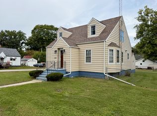 616 Laurel St, North Judson, IN 46366