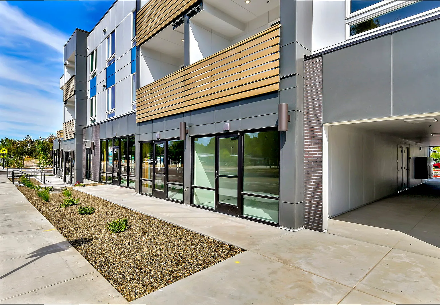 Parkway Apartments — Photo 1