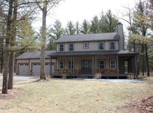 3124 Jamestown Ln, Fruitport, MI 49415