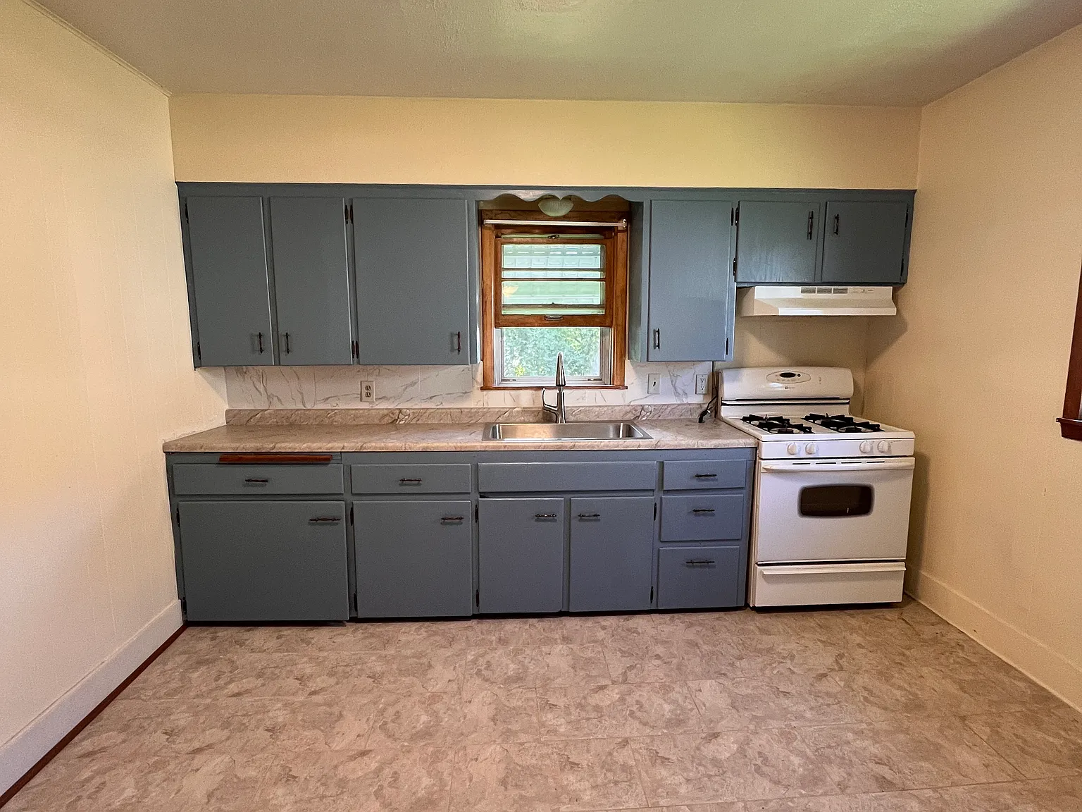 2 bed, 1557 sqft, $1,295 — Photo 2