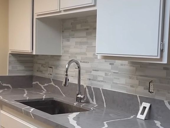 3rd image of 2423 W Acacia Ave
