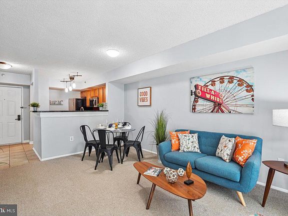 4th image of 1001 N Vermont St APT 606
