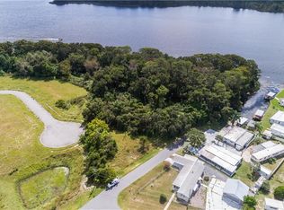 1260 Mansfield Rd, Tavares, FL 32778
