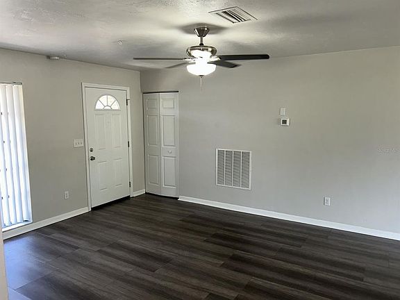 3rd image of 1241 Pilgrim Rd