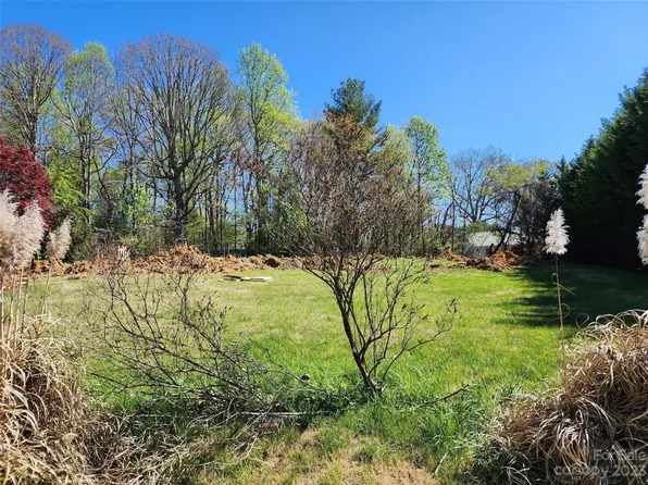 109 Richards Dr, Hendersonville, NC 28792