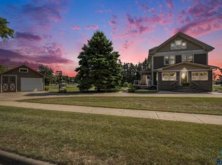 123 SW 8th St, Madison, SD 57042