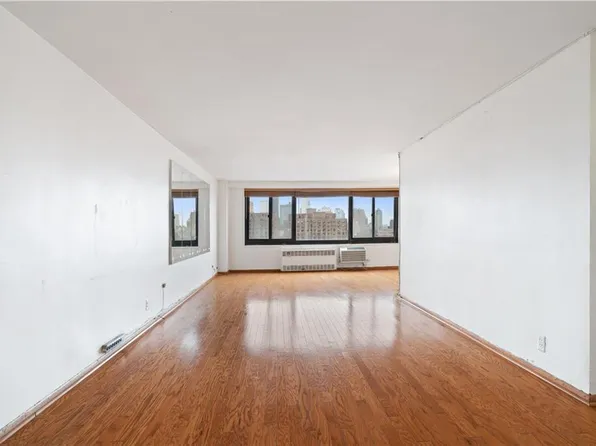 185 Hall St APT 1113, Brooklyn, NY 11205