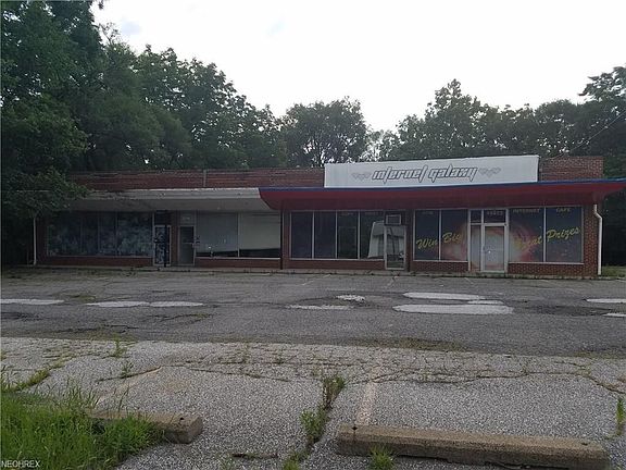 2nd image of 15969 Broadway Ave