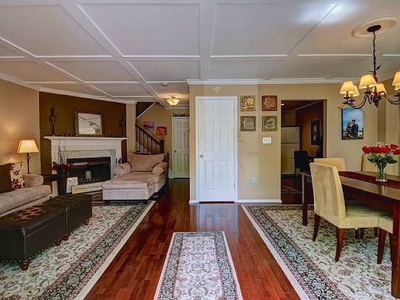 3rd image of 1019 Breckenridge Dr