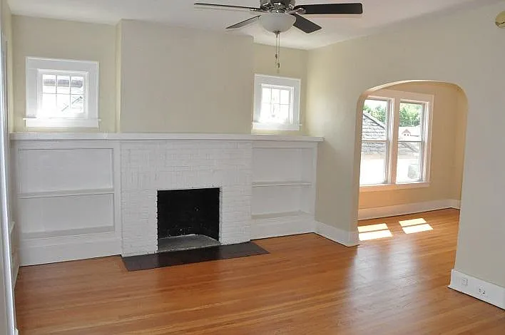 2318 E Genesee St #1 — Photo 3