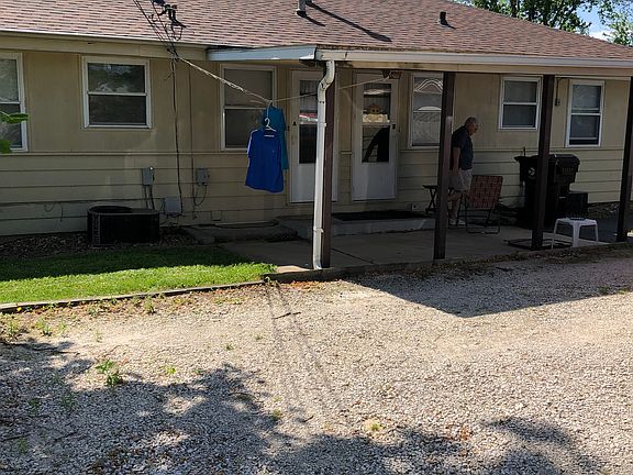 4th image of 5414 N Knoxville Ave