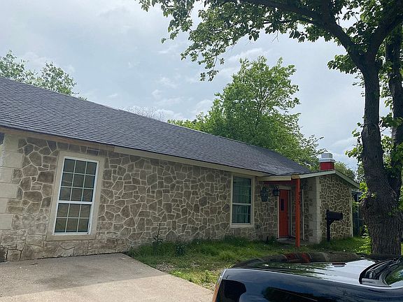 2nd image of 922 Jardin Dr