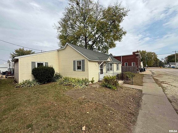2nd image of 104 W Bennett St #3