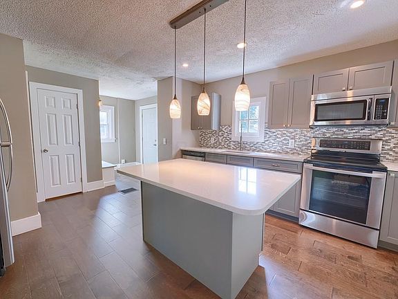 5th image of 373 E Morrill Ave