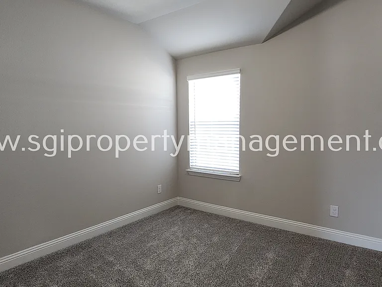 3121 Galveston St — Photo 23
