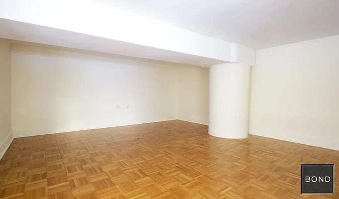 Rented by Bond New York | media 18