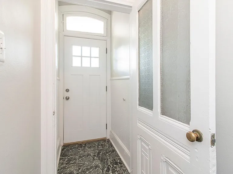 454 Leverington Ave #2 — Photo 17
