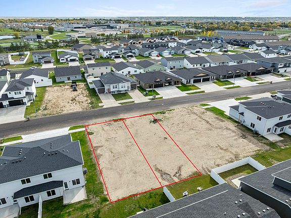 5th image of 2425 & 2429 Landmark Dr