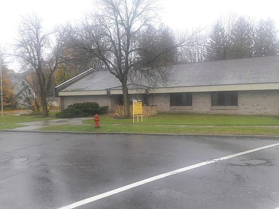 2nd image of 33-39 Court St