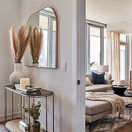 3rd image of 1100 N Wells St #106