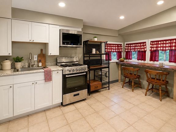 5th image of 33 Wareham St #11