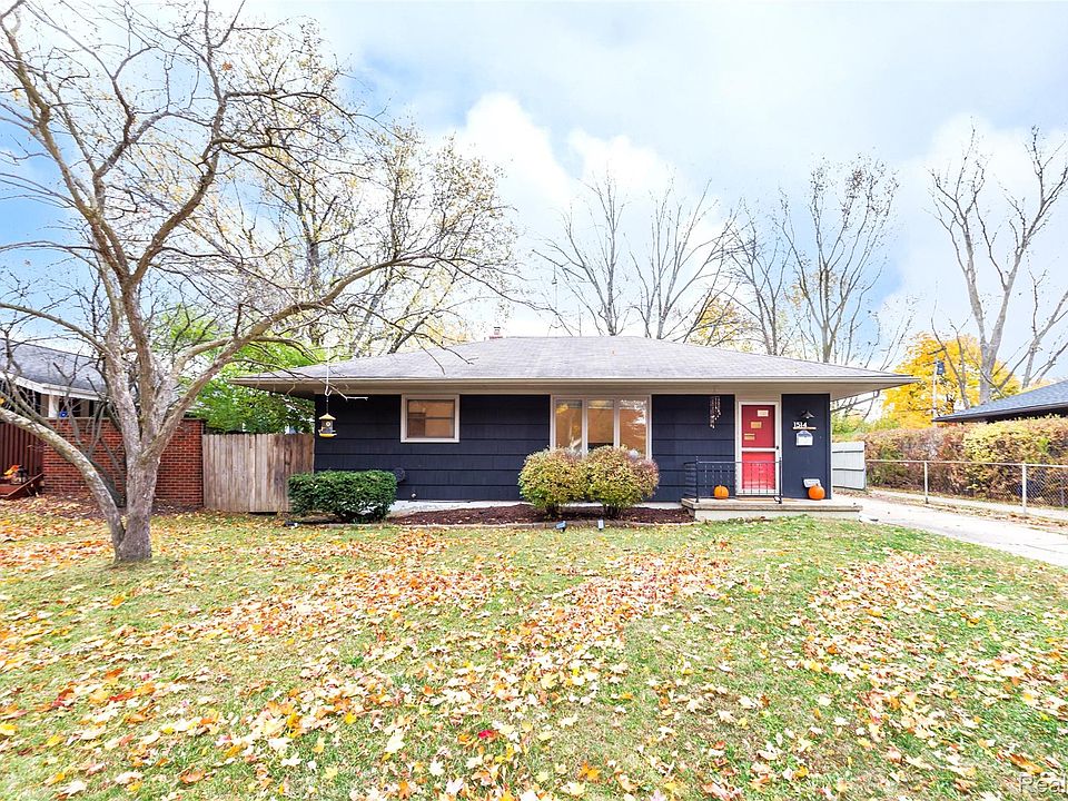 1st image of 1514 Argyle Cres