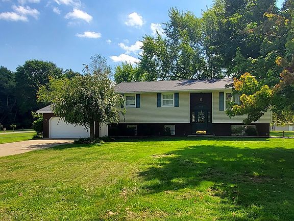 2nd image of 304 McCombs Cir
