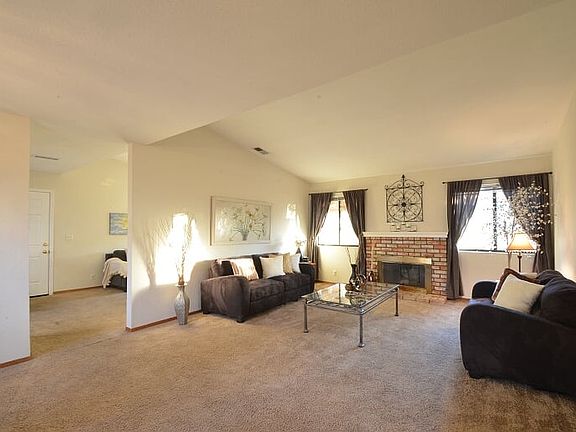 4th image of 2933 Oak Hill Dr
