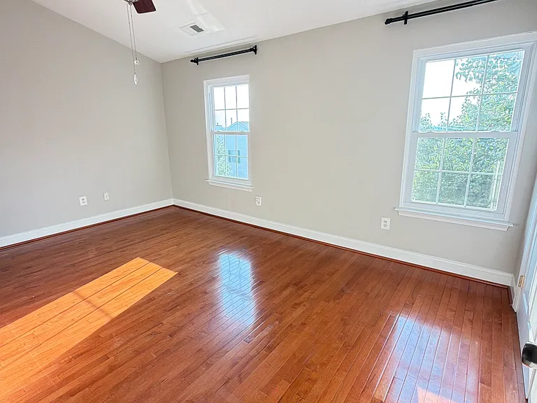 9253 Jessica Dr — Photo 14