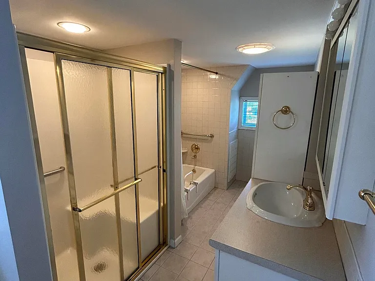 830 Brook St — Photo 20