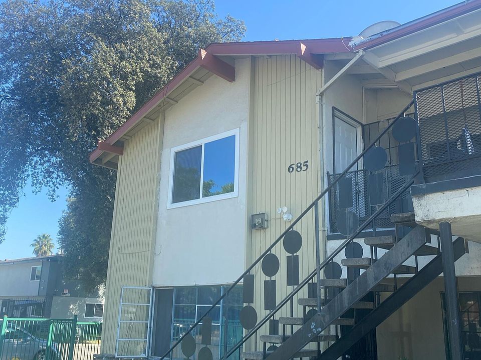 1st image of 685 Abbey Ln APT 4