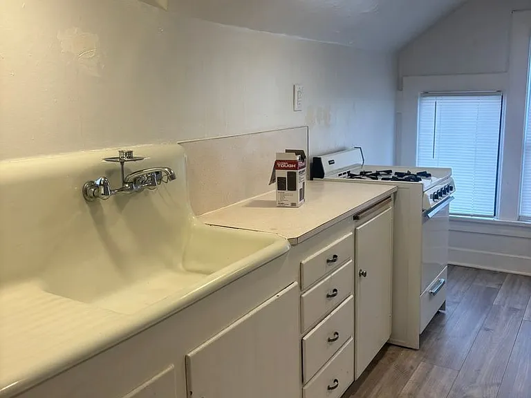408 N Meridian — Photo 3