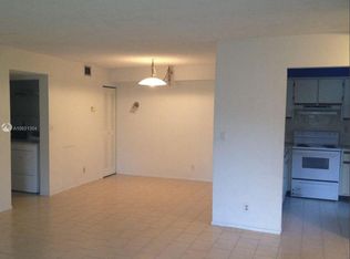 614 Gardens Dr APT 104, Pompano Beach, FL 33069