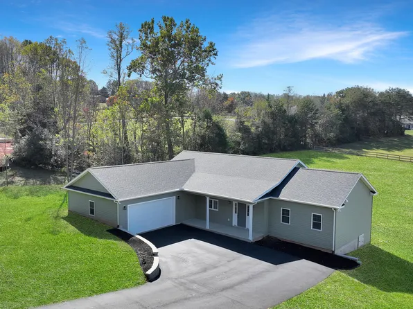 81 Belvior Cir, Moneta, VA 24121