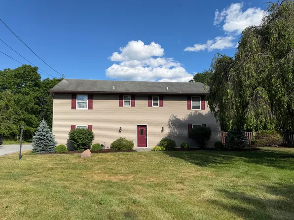 37 Sand Hill Rd #A, Gardiner, NY 12525