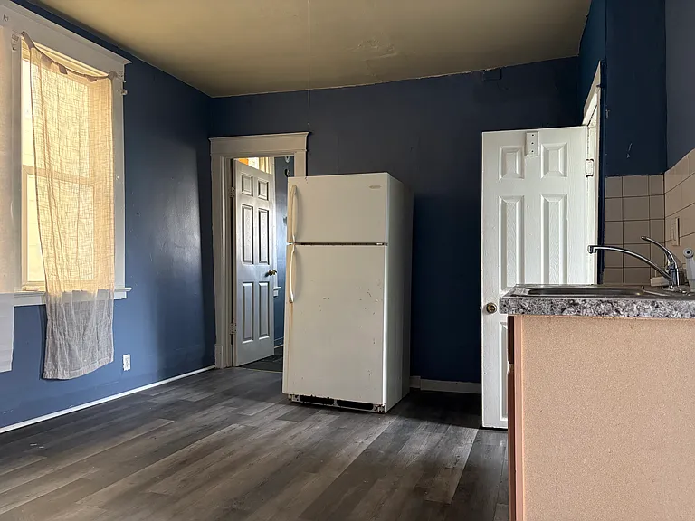 255 Ontario St #1 — Photo 8