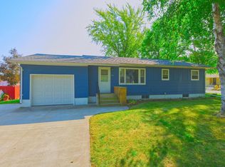 404 Summit Ave NW, Silver Lake, MN 55381