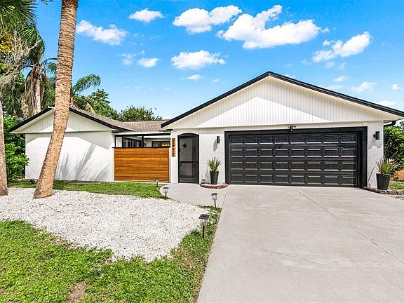 4th image of 2911 Woodpine Ct