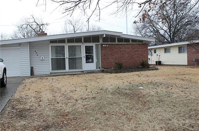 1st image of 470 Holiday Hill Dr